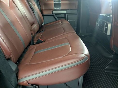 Used 2022 Ford F350 Platinum w/ FX4 Off-Road Package image 33