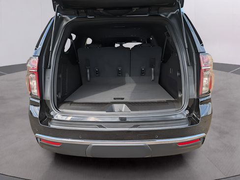 Used 2021 Chevrolet Suburban LS image 28