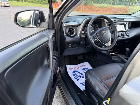 Used 2015 Toyota RAV4 LE AWD/4WD image 19