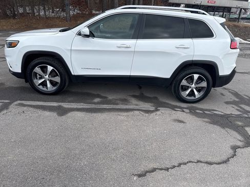 Used 2021 Jeep Cherokee Limited image 6