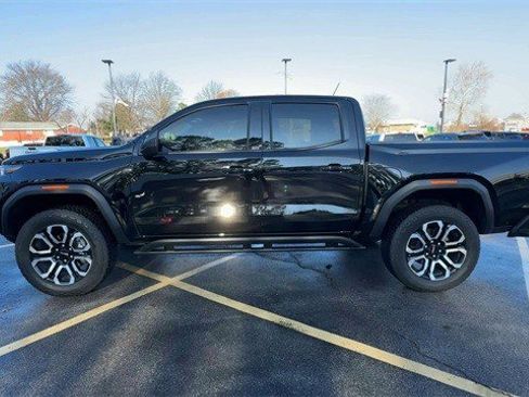 Used 2025 GMC Canyon AT4 w/ Nightfall Edition image 6
