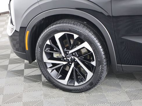 Used 2022 Mitsubishi Outlander SE image 52