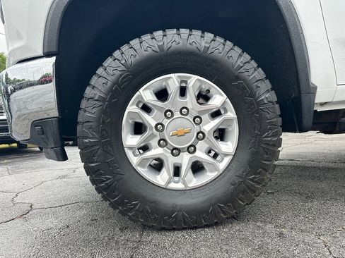 Used 2023 Chevrolet Silverado 2500 LT w/ Convenience Package AWD/4WD image 12