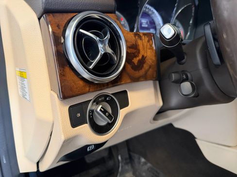 Used 2013 Mercedes-Benz GLK 350 4MATIC image 13