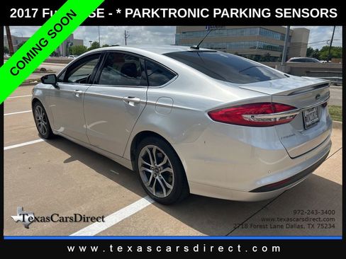 Used 2017 Ford Fusion SE w/ Equipment Group 201A image 2