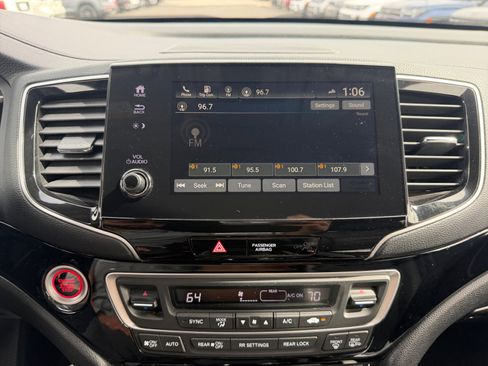 Used 2020 Honda Pilot Touring image 12