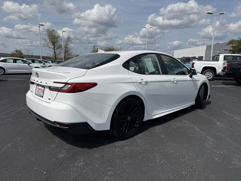 Certified 2025 Toyota Camry SE FWD image 9