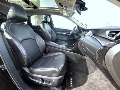 Certified 2025 INFINITI QX50 Luxe AWD/4WD image 16