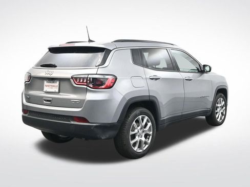 Used 2022 Jeep Compass Latitude image 6