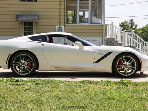 Used 2019 Chevrolet Corvette Stingray Coupe w/ 2LT Preferred Equipment Group RWD image 7