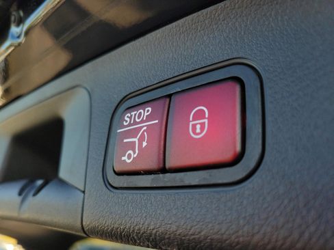 Certified 2025 Mercedes-Benz GLA 250 image 6