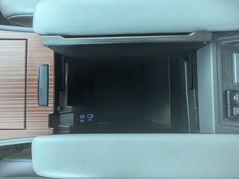 Used 2021 Toyota Sienna XLE image 26