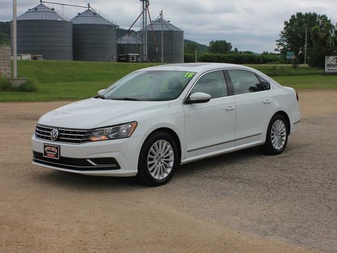 Used 2016 Volkswagen Passat 1.8T image 1