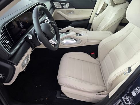 New 2026 Mercedes-Benz GLS 450 4MATIC image 6