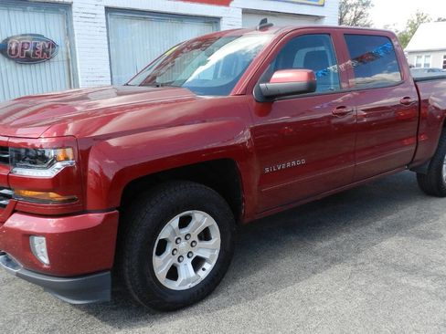 Used 2018 Chevrolet Silverado 1500 LT w/ All Star Edition image 3