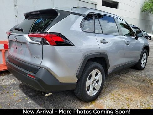Used 2019 Toyota RAV4 XLE image 2