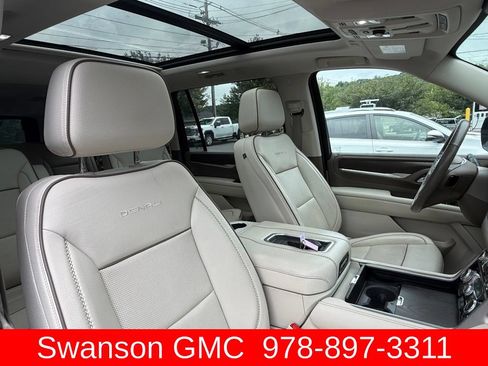 Used 2022 GMC Yukon XL Denali AWD/4WD image 2
