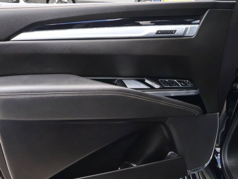 Certified 2025 Cadillac Escalade Sport w/ Touring Package AWD/4WD image 23