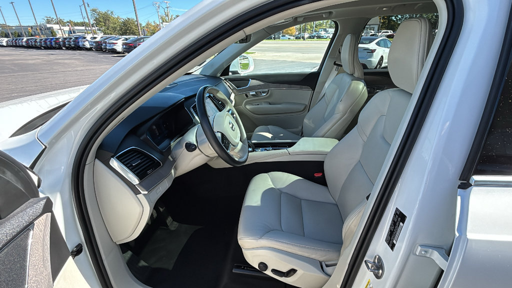 Certified 2024 Volvo XC90 B6 Plus AWD/4WD image 25