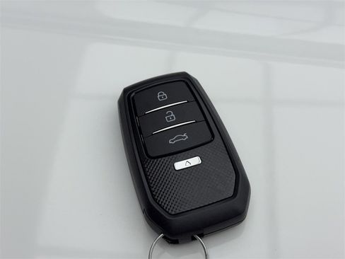 Used 2025 Toyota Tacoma SR5 image 58