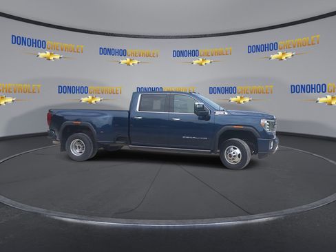 Used 2022 GMC Sierra 3500 Denali w/ Denali Ultimate Package AWD/4WD image 5