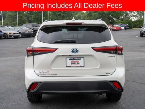 Used 2021 Toyota Highlander XLE FWD image 4