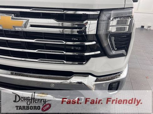 New 2026 Chevrolet Silverado 2500 LTZ w/ LTZ Premium Package image 13