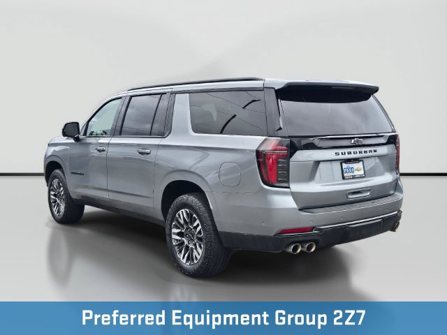 Used 2025 Chevrolet Suburban Z71 AWD/4WD image 3