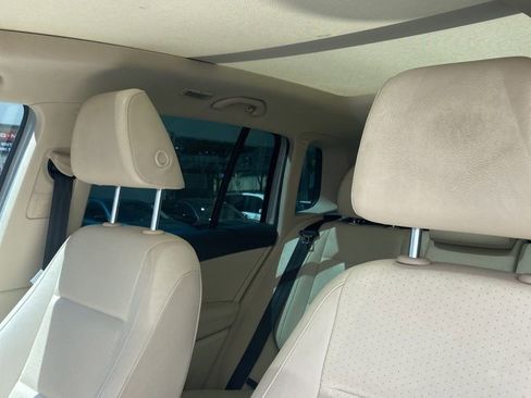 Used 2012 Volkswagen Tiguan SE FWD image 6