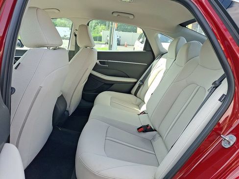 Used 2025 Hyundai Sonata SE FWD image 11