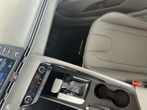 Used 2021 Hyundai Elantra SEL image 24