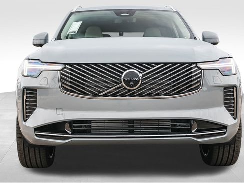 New 2026 Volvo XC90 T8 Ultra w/ Protection Package Premier AWD/4WD image 2