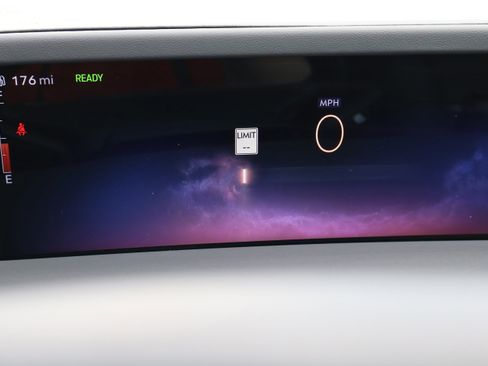 Used 2024 Lincoln Nautilus Premier image 30