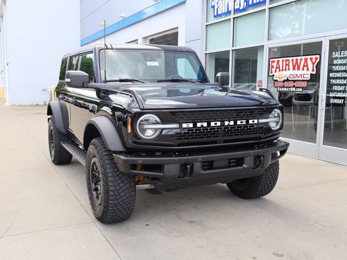 Used 2022 Ford Bronco Wildtrak AWD/4WD image 2