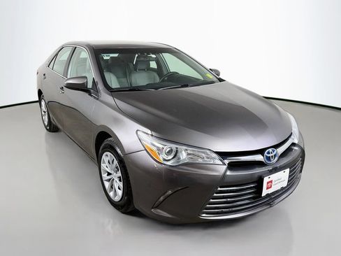 Used 2017 Toyota Camry LE FWD image 4