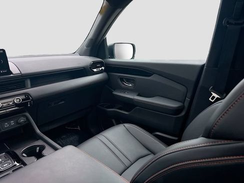 Certified 2024 Honda Pilot TrailSport image 28