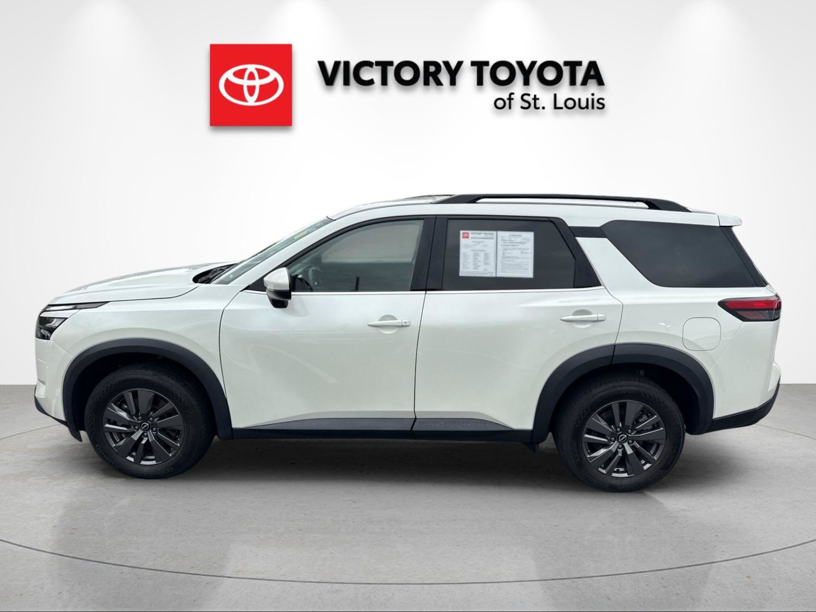 Used 2024 Nissan Pathfinder SV FWD image 6