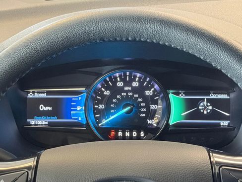 Used 2018 Ford Explorer XLT w/ Equipment Group 201A AWD/4WD image 32