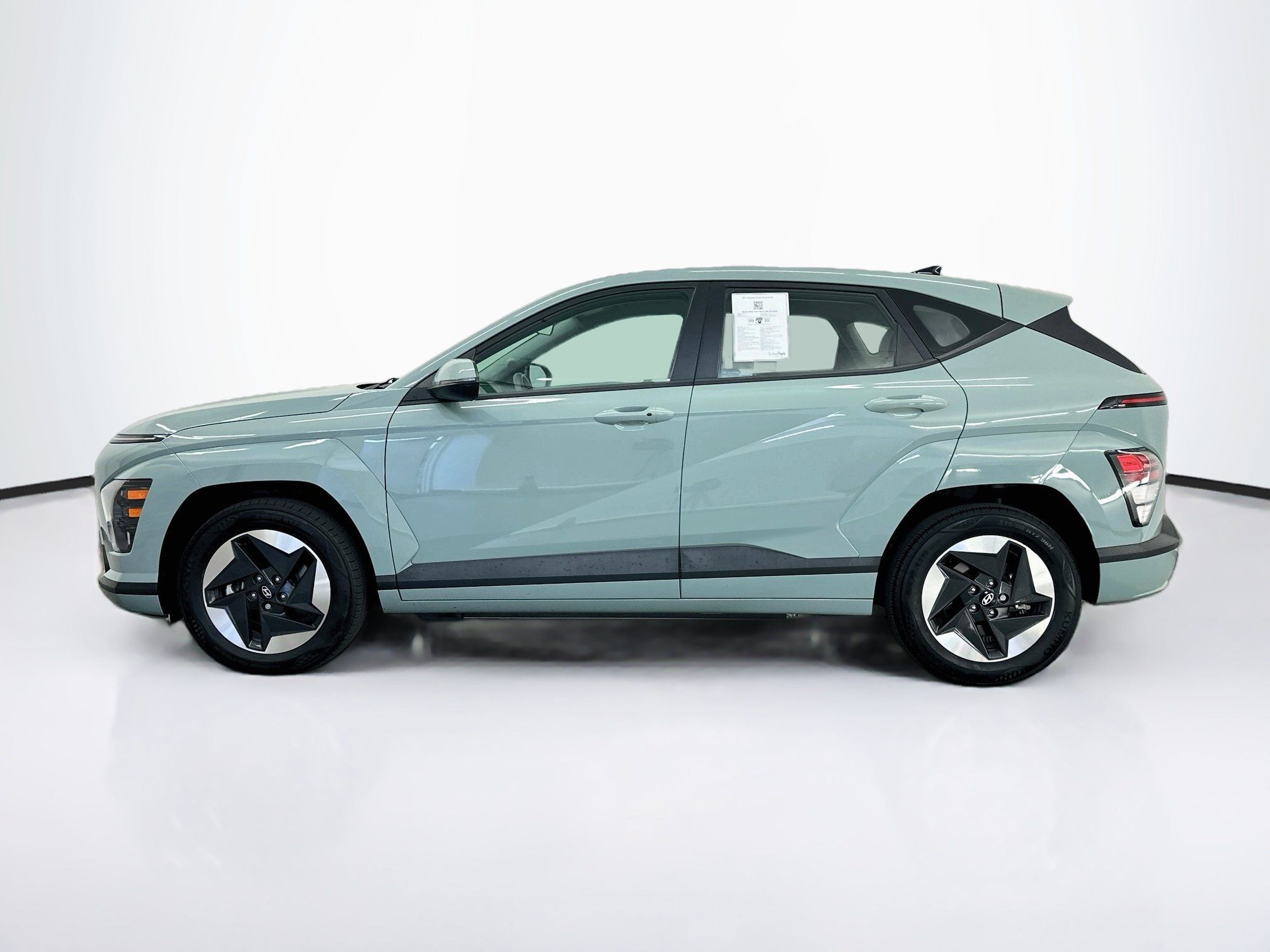 Used 2024 Hyundai Kona SE FWD image 4