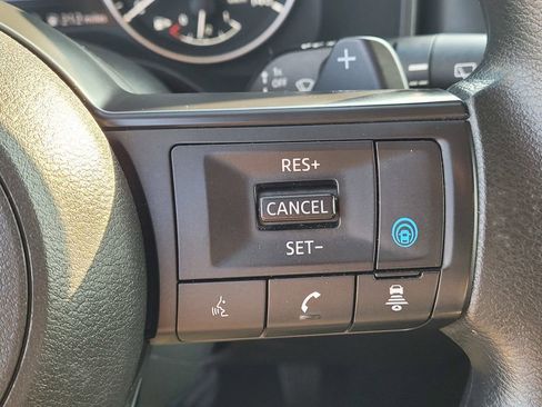 Used 2024 Nissan Rogue SV image 15