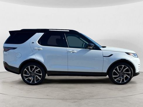 Used 2025 Land Rover Discovery Dynamic SE AWD/4WD image 3