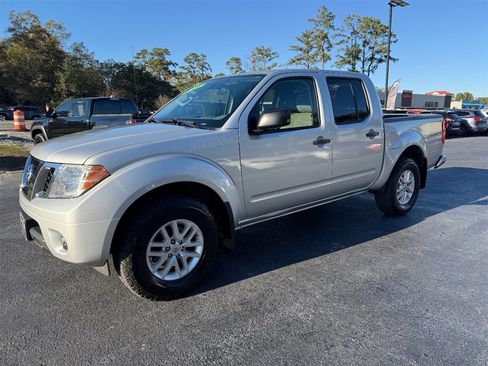 Used 2018 Nissan Frontier SV image 24