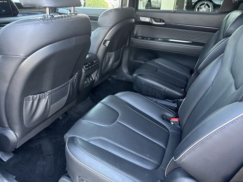 Used 2024 Hyundai Palisade Calligraphy image 11