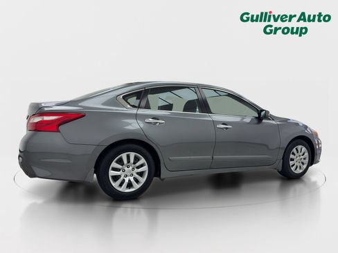 Used 2016 Nissan Altima 2.5 S w/ Power Driver Seat Package FWD image 9
