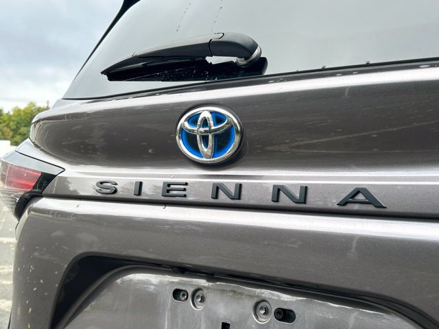 Used 2022 Toyota Sienna XLE AWD/4WD image 12