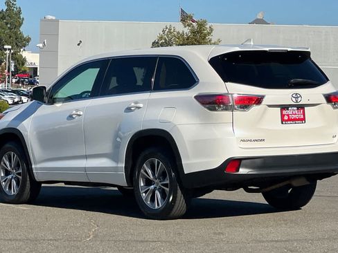Used 2014 Toyota Highlander Plus FWD image 7