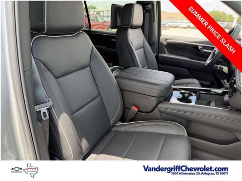New 2026 Chevrolet Suburban Premier RWD image 26