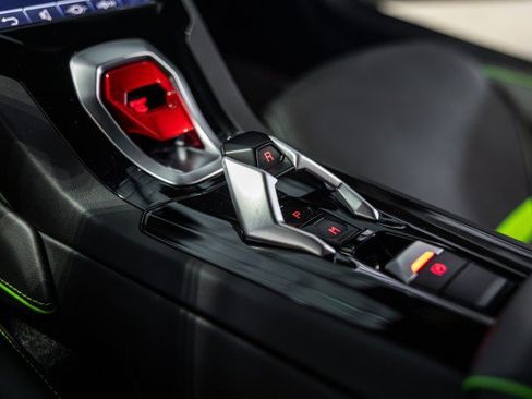 Used 2021 Lamborghini Huracan EVO RWD image 45
