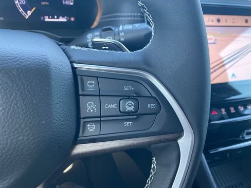 New 2026 Jeep Grand Cherokee Altitude image 19