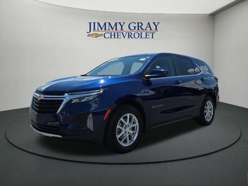 Used 2023 Chevrolet Equinox LT FWD image 1